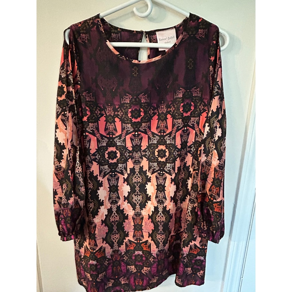 Romeo & Juliet Couture Cold Shoulder Tunic Top Purple Pink Snake Print Medium